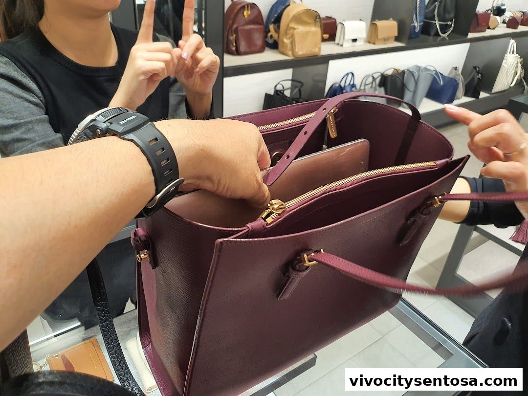 CHARLES  KEITH - VivoCity