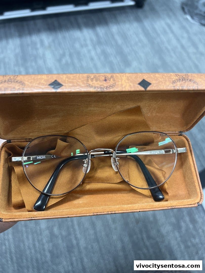 Paris Miki VivoCity - Optician  Optometrist  Contact lens  Eye Care Professional  Spectacles  Sunglasses  Myopia management