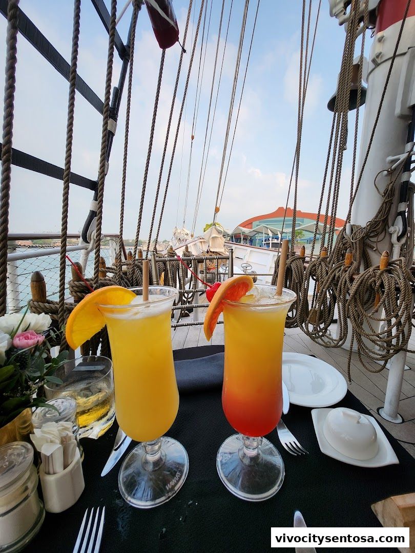 Royal Albatross - Luxury Tall Ship