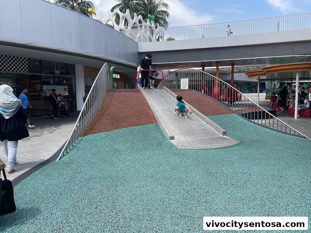 VivoCity Play Court