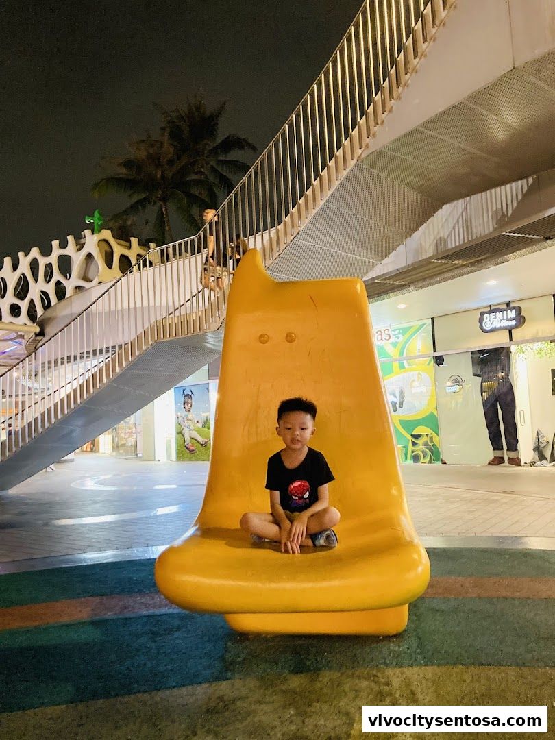 VivoCity Play Court