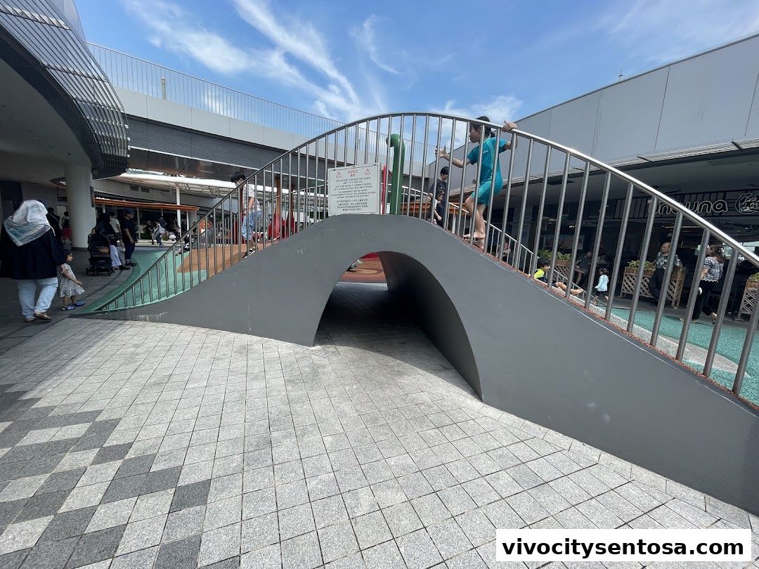 VivoCity Play Court