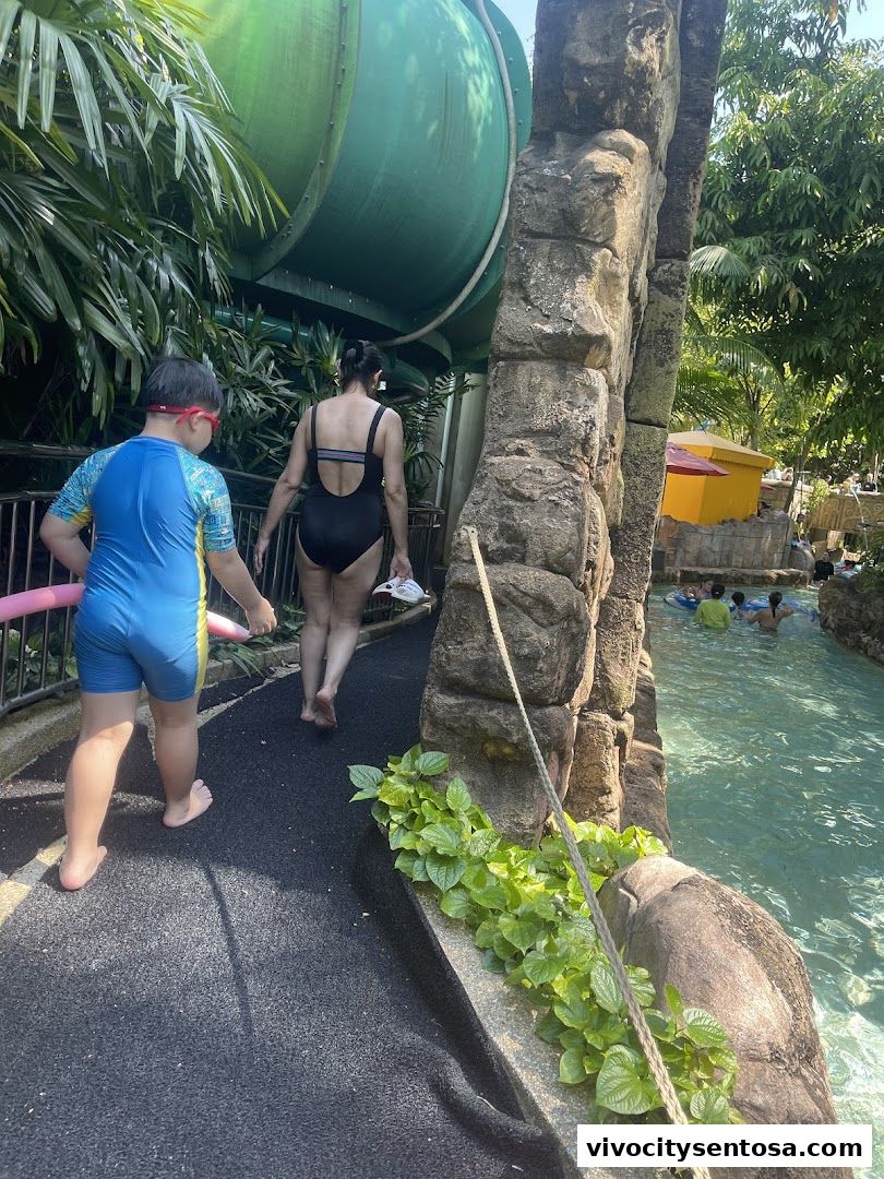 World Sentosa  Adventure Cove Waterpark